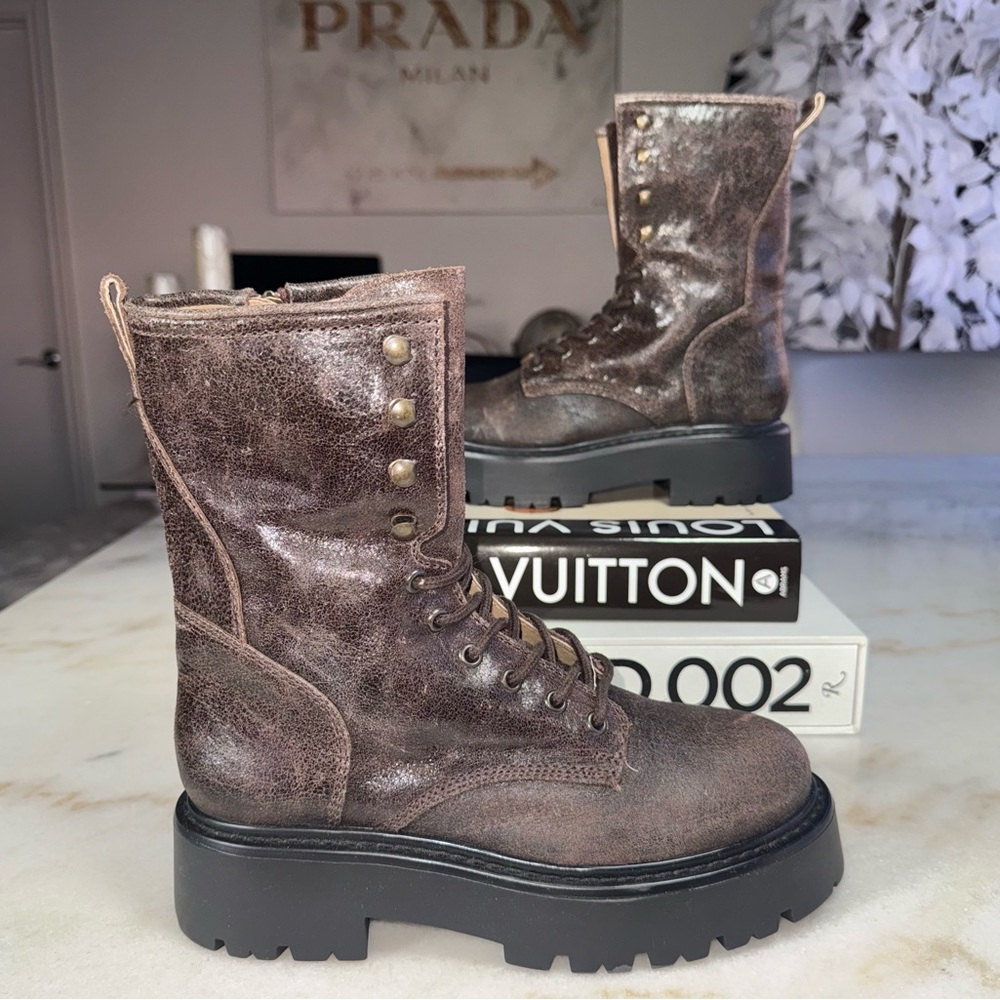 New Steve Madden Rowen Brown Distressed Leather Combat Boots Chunky Lug Sole 9.5
